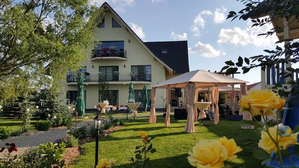 Villa Westfalia Guest House Tîrgu Secuiesc المظهر الخارجي الصورة