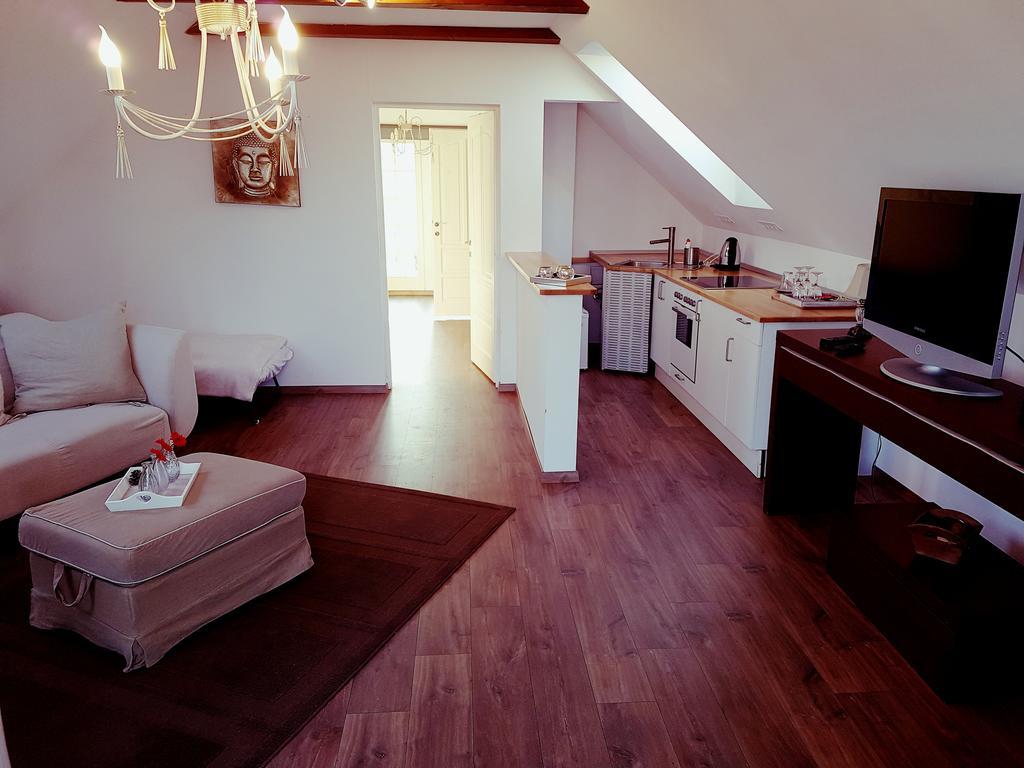 Villa Westfalia Guest House Tîrgu Secuiesc المظهر الخارجي الصورة